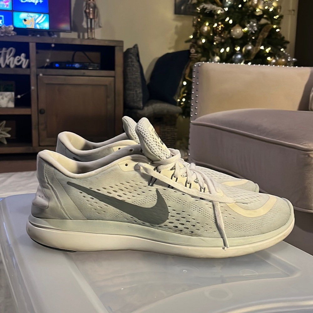 Nike Flex 2017 Rn Mens Style. Size 14
